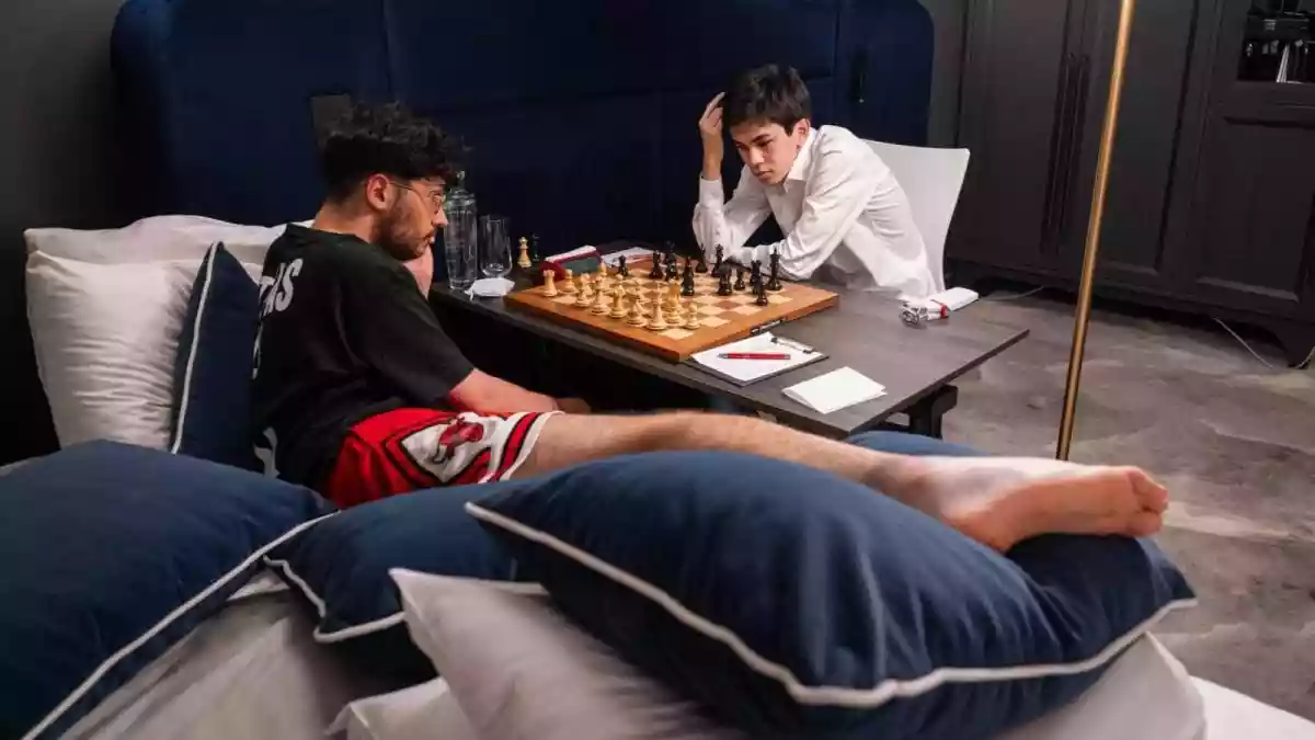 Alireza Firouzja was quite literally forced to make moves without moving on Monday. In one of the most bizarre scenes seen in elite chess