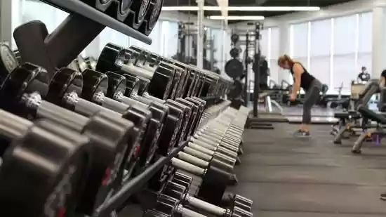 Fitness coach shares 8 exercises that can destroy your joints before you hit 30