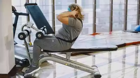 <h4>Fitness trainer shares 7 surprising signs you are on the right track to losing fat: Bloating, weight fluctuations</h4><h4>The initial