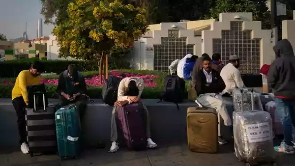 <strong>Dubai, Abu Dhabi Flight Status LIVE: </strong>Tens of thousands of passengers have been stranded over the past three days as Israel and the