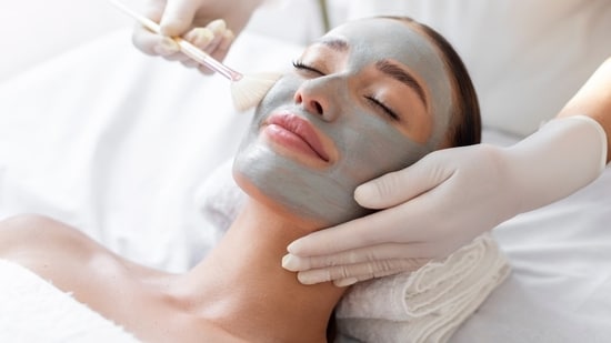 For many of us, a visit to the salon means getting facials done. Moreover, your local parlours offer several facial options, promising a bouncy, healthy and glowing skin. <strong>Also Read | </strong><strong>Jawed Habib shares 4 step easy, effective and 100% healthy hack to stop hair fall, dandruff: ‘Apply oil on wet hair'</strong>