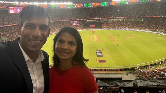 Former British PM Rishi Sunak and Akshata Murty showed their support for Royal Challenger Bengaluru at the IPL 2025 final in Ahmedabad. Former British PM Rishi Sunak and his wife Akshata Murty arrived at the Narendra Modi Stadium in Ahmedabad to support Royal Challengers Bengaluru (RCB) against Punjab Kings (PBKS) in the IPL 2025 final.