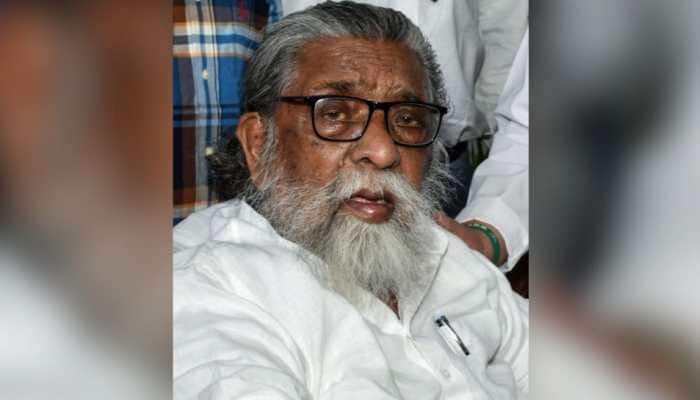 Former Jharkhand Chief Minister Shibu Soren passed away on Monday at Ganga Ram Hospital in Delhi, where he had been undergoing treatment for a prolonged illness. His son and current Jharkhand Chief Minister Hemant Soren confirmed the news. Jharkhan CM Hemant Soren confirms the demise of his father and former CM Shibu Soren. https://t.co/rMHVXvGcWA pic.twitter.com/yuSFOT51uK — ANI (@ANI) August 4, 2025