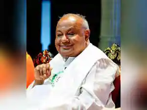 Former Prime Minister HD Deve Gowda was admitted to Manipal Hospital in Bengaluru. He experienced fever and an infection. Doctors are monitoring his condition. Deve Gowda, a Rajya Sabha member, recently praised Prime Minister Narendra Modi's foreign policy initiatives. He lauded the 'multi-alignment' strategy for its pragmatism in changing global dynamics.Former Prime Minister HD Deve Gowda was admitted to Manipal Hospital in Bengaluru. He experienced fever and an infection. Doctors are monitoring his condition. Deve Gowda, a Rajya Sabha member, recently praised Prime Minister Narendra Modi's foreign policy initiatives. He lauded the 'multi-alignment' strategy for its pragmatism in changing global dynamics.Former Prime Minister and Janata Dal (Secular) founder HD Deve Gowda was on Tuesday admitted to Manipal Hospital after experiencing fever, according to his office.<br><br>Manipal Hospitals also issued a release and said that the former Prime Minister was admitted to its hospital at Old Airport Road with an infection.<br><br>