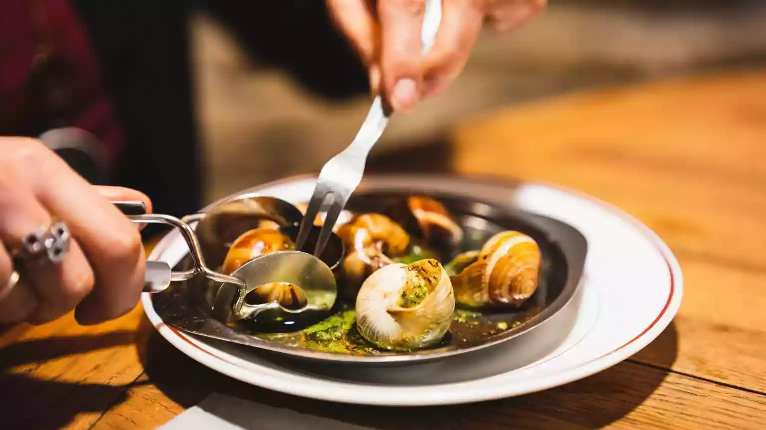 Thieves have stolen €90,000 (£79,000; $104,000) worth of snails from a farm in northern France that supplies gourmet restaurants