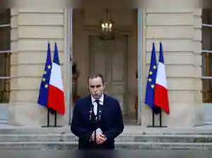 French Prime Minister Sebastien Lecornu is negotiating to form a new government after his first collapsed, facing a tight deadline to present a draft budget. Despite losing the support of the right-wing Republicans, Lecornu has pledged to work with mainstream parties to address France's public debt and deficit concerns.French Prime Minister Sebastien Lecornu is negotiating to form a new government after his first collapsed, facing a tight deadline to present a draft budget. Despite losing the support of the right-wing Republicans, Lecornu has pledged to work with mainstream parties to address France's public debt and deficit concerns.French Prime Minister Sebastien Lecornu on Sunday was negotiating to form a government after losing a key political ally, with time running short before a fast-approaching budget deadline.<br><br>France has been gripped by political instability since President Emmanuel Macron called snap polls last year that he hoped would consolidate power but instead resulted in a hung parliament and gains for the far right.<br><br>Macron reinstated Lecornu late Friday, just four days after the premier resigned and his first government collapsed, triggering outrage and vows from opponents to topple any new cabinet at the first chance.<br><br>The former defence minister must now assemble a government to present a 2026 draft budget before a Tuesday deadline, giving parliament the constitutionally required 70 days to scrutinise the plan before year's end.<br><br>But the right-wing Republicans (LR), a key political ally, dealt a blow to his chances Saturday by announcing they would not take part in the new government but only cooperate on a 