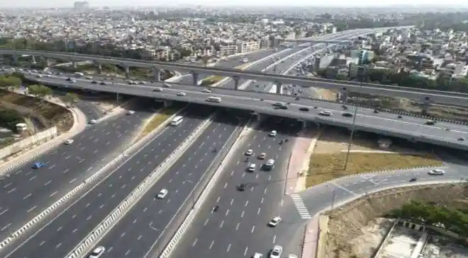 <strong>Lucknow-Kanpur Expressway: </strong>The upcoming Lucknow-Kanpur Expressway is set to ease travel between the two major cities in Uttar