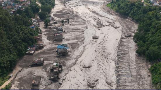 <h4>From Tamil Nadu to West Bengal, appeals for contact as Nepal floods cut off 290 Indians</h4><h4>Indian tourists and pilgrims remain