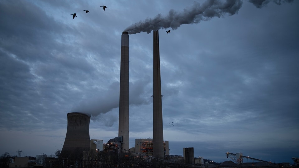 <h4>Fuel level at 45 coal power plants at ‘critical,’ reveals govt data</h4><h4>Of the affected plants, 40 are domestic coal-fired plants