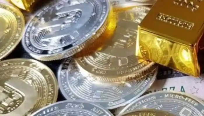 Further, it pushed total ETF holdings to roughly 1.13 billion ounces (worth over $40 billion) by mid-2025, Axis Mutual Fund said. Global mining output has grown only modestly and is expected to peak by 2026, even as industrial and investment demand climbs, driven by solar photovoltaics, electric vehicles, electronics, 5G infrastructure, and semiconductors.Further, it pushed total ETF holdings to roughly 1.13 billion ounces (worth over $40 billion) by mid-2025, Axis Mutual Fund said. Global mining output has grown only modestly and is expected to peak by 2026, even as industrial and investment demand climbs, driven by solar photovoltaics, electric vehicles, electronics, 5G infrastructure, and semiconductors.<strong>New Delhi: </strong>India's silver exchange‑traded funds (ETFs) are trading at steep premiums over international benchmarks amidst surging festive demand and constrained physical global supply, a report said on Saturday. Investment inflows into silver products hit record levels globally in H1‑2025, adding about 95 million ounces – exceeding the total inflows of the entire previous year, the report from Axis Mutual Fund said.