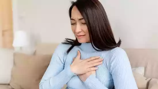 Chest pain can feel alarming, especially when the discomfort sits in the middle of the chest or towards the left side. While people often associate chest pain