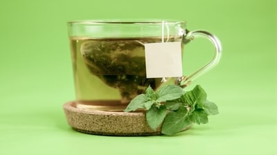 <h4>Can green tea act as a laxative? Gastroenterologist Dr Joseph Salhab explains how it affects bowel movements and</h4> Updated on: Aug 26, 2026