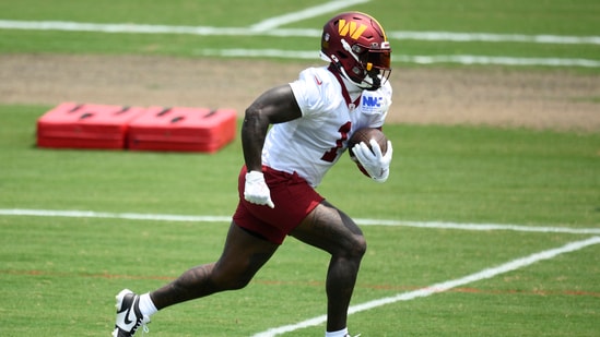 George Kittle defended former teammate Deebo Samuel after a video sparked criticism of Samuel's running speed at minicamp. Washington Commanders wide receiver Deebo Samuel had gone viral for looking very slow and thumpy while running routes at minicamp, and fans left no chance to mock the WR.