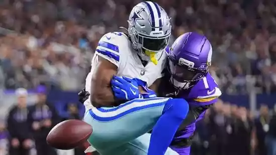 The Dallas Cowboys vs Minnesota Vikings Sunday Night game was 17-17 at halftime. The Dallas Cowboys vs Minnesota Vikings Sunday Night game was 17-17 at