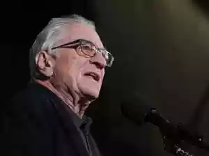 Actor Robert De Niro has sharply criticized Donald Trump. He warns of an internal crisis facing the United States. De Niro urges peaceful public resistance