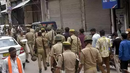 <h4>Ghaziabad encounter sparks row; Yogi warns ‘nalayak aulad’, Opposition says this isn't real justice</h4><h4>A 17-yr old boy was on