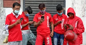 <strong>Food delivery platforms Zomato and Swiggy offered an increase in the incentives to their “delivery partners” to ensure minimal