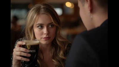 Going on a first date can often be awkward, especially when two people barely know each other. Pubs, bars, or coffee shops are usually considered ideal venues, offering a relaxed setting to have a comfortable conversation. However, a woman was left baffled after her first date at a beer garden turned uncomfortable when the man refused to buy her a beer, calling her choice “too masculine.