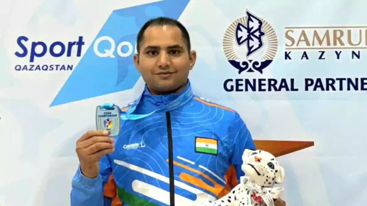Veteran army marksman Ravinder Singh fired India to glory on the opening day of the ISSF World Championships (Pistol/Rifle), clinching individual gold and team