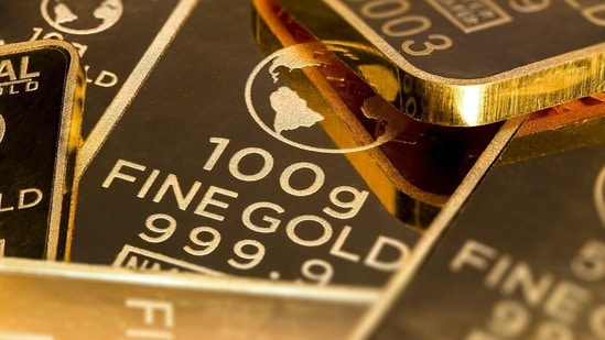 Gold headed for a third weekly gain, ahead of a US jobs report that may reinforce bets that the Federal Reserve will cut interest rates later this month. Bullion traded near $3,550 an ounce, having slipped from an all-time high of $3,578.51 an ounce reached Wednesday — when a drop in job openings spurred markets to almost fully price in a September rate reduction. Lower borrowing costs tend to boost the appeal of non-yielding gold, which has also seen support from strong haven demand amid concerns over the US central bank's future.