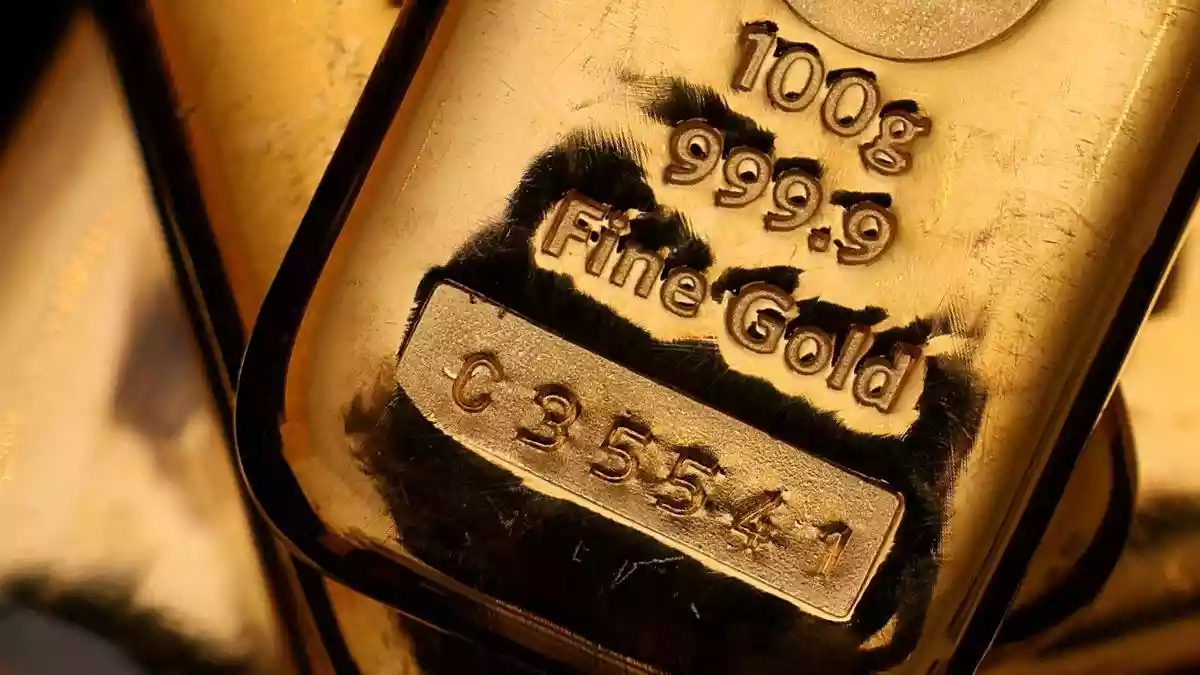 Precious metals prices were confined to a narrow range in April, influenced more by the developments surrounding the Middle East geopolitical conflict