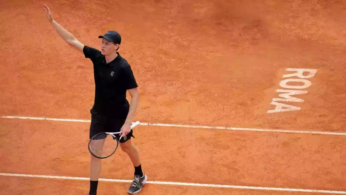 Jannik Sinner just keeps rewriting tennis history. After a restless night, a rain delay and a physically draining battle against Daniil Medvedev, the world No