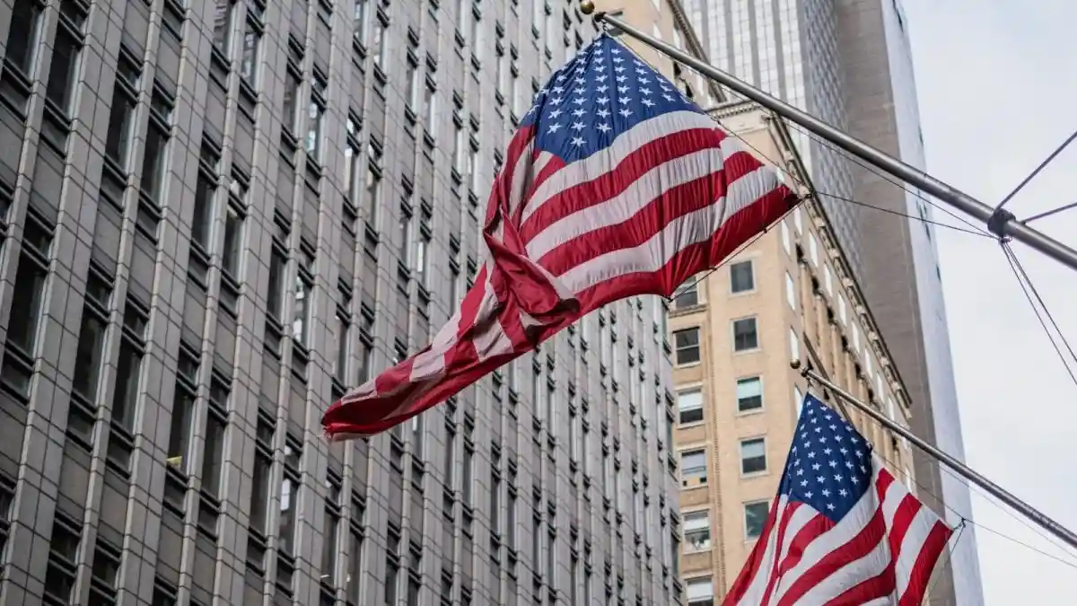 Google, Apple Caution H-1B Staff As US Visa Stamping Delays Stretch Up To A Year