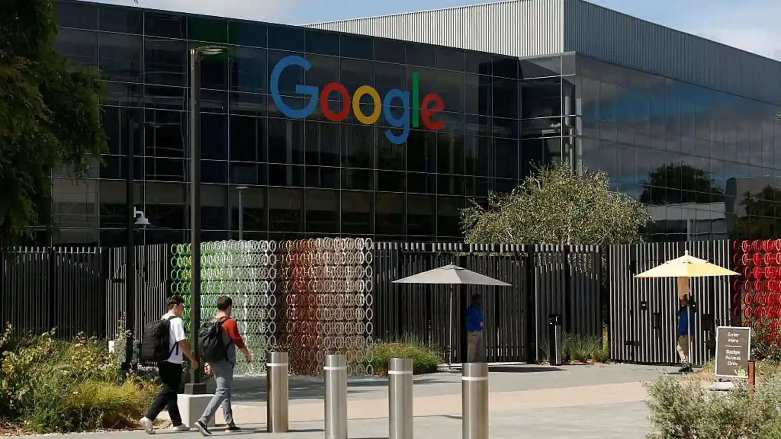 Google's parent company Alphabet will invest $15bn (£11.29bn) to build an AI data hub in southern India's Andhra Pradesh state. The facility, which will be set up in the port city of Visakhapatnam, will be part of Google's global network of AI centres spread across 12 countries.Google's parent company Alphabet will invest $15bn (£11.29bn) to build an AI data hub in southern India's Andhra Pradesh state.The facility, which will be set up in the port city of Visakhapatnam, will be part of Google's global network of AI centres spread across 12 countries.