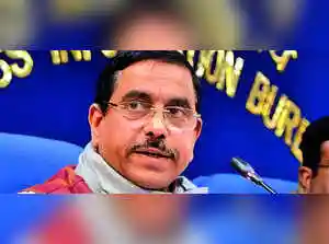 Green hydrogen blending in city gas and mobility can cut fuel imports. Minister Pralhad Joshi highlighted this potential. Pilot projects show feasibility