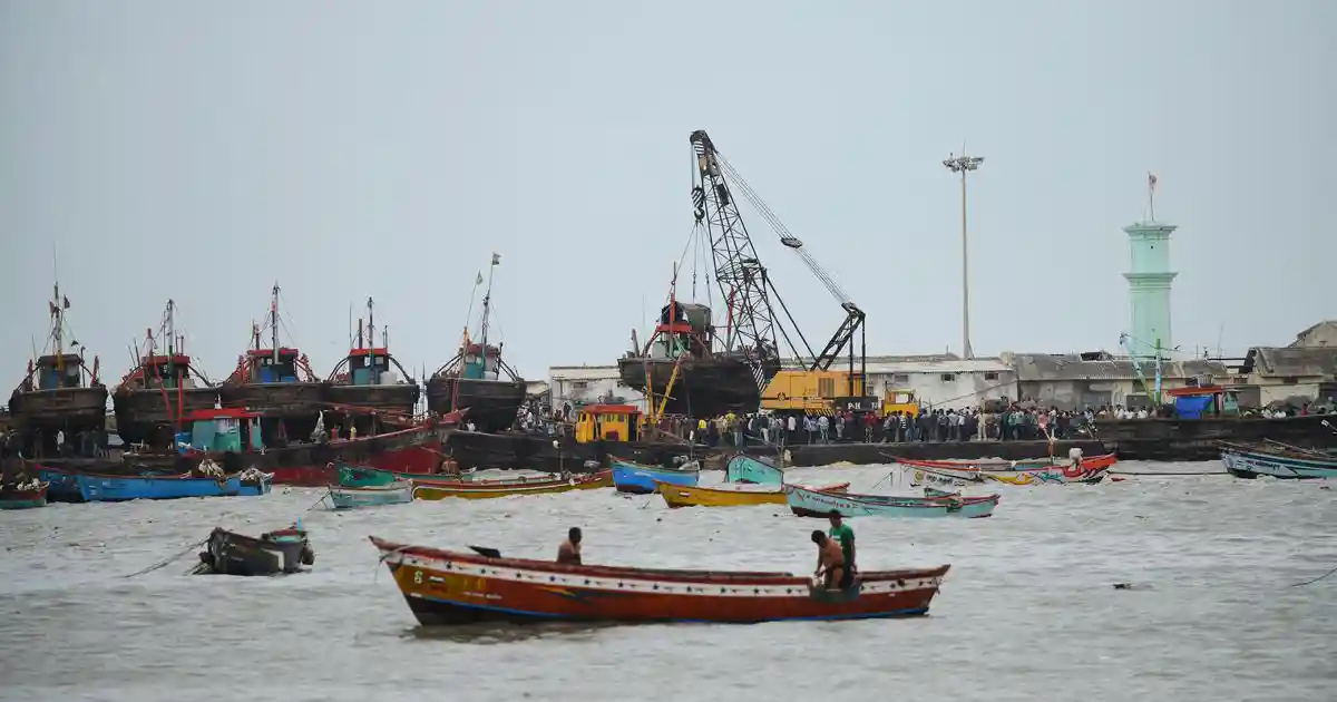 For two successive years, Gujarat’s peak fishing season has been struck by war. Last summer, the conflict between India and Pakistan prompted the Gujarat