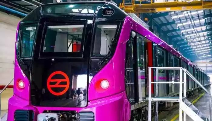 Gutka Stains At Metro Station Spark Civic Sense Debate On Social Media 