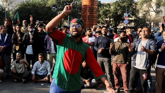 Inqilab Moncho has reportedly announced all-out blockades in all divisional cities across Bangladesh from today, as protests demanding justice for slain party