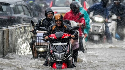 Heavy showers continue to lash Mumbai and other parts of Maharashtra, disrupting daily life across the city. Waterlogged roads, delayed trains, and endless grey skies have left commuters drained and frustrated. Yet, one comforting escape makes the season worth cherishing: Mumbai's iconic street food.