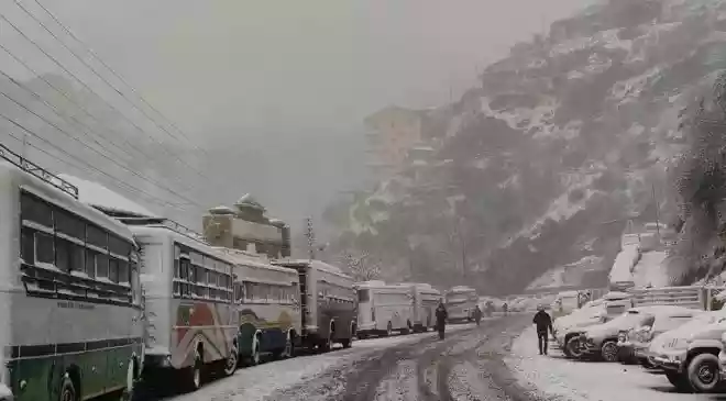 The Jammu-Srinagar National Highway (NH-44) was closed on Friday due to heavy rain and snowfall, with movement also stopped at Jakhani Chowk in Udhampur