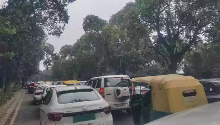 <strong>New Delhi:</strong> Massive traffic congestion hit several parts of the national capital as global leaders arrived for the high level AI