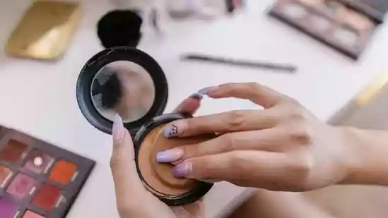 Here are 8 top-rated compact powders