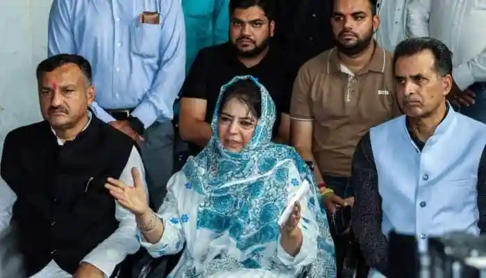 Highlighting a perceived disparity in government responses toward the people of the Valley, Mehbooba Mufti pointed out that while dialogue is ongoing with protesters in Ladakh, protesters in the Kashmir Valley are met with stringent action. People's Democratic Party (PDP) president Mehbooba Mufti on Thursday expressed concern over the situation in Kashmir, saying that while Mahatma Gandhi once saw a “ray of hope” in the region, it is now being viewed through the “lens of criminals.” Mufti added that people in Kashmir are increasingly being labelled as anti-nationals.