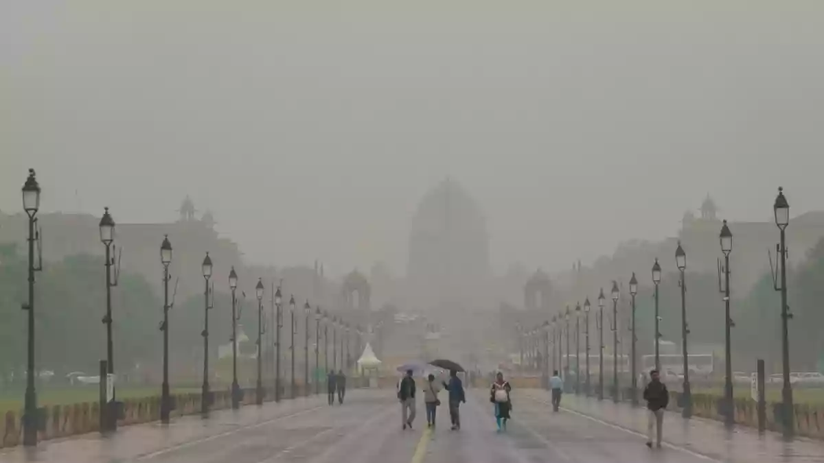 Just ten days ago, Delhi was witnessing the hottest March week in 50 years with temperatures soaring above 35 degrees Celsius. Days after