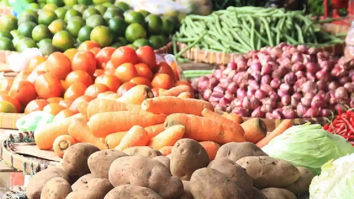 A visit to a local vegetable vendor turned into a moment of quiet reflection for a person after the seller spoke candidly about how online grocery applications