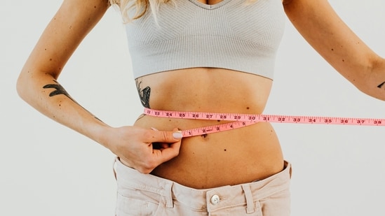 How inspiring does it feel when we see a friend or even a celebrity shed the extra pounds to reveal a fit and toned self. They work out at the gym, keep their diet in check and impress one and all with their dedication. However, the lost kilos do not always stay off. Many often pack on those pounds again, often in no time at all. Why does that happen and why do some people find it so hard to stay lean and fit?