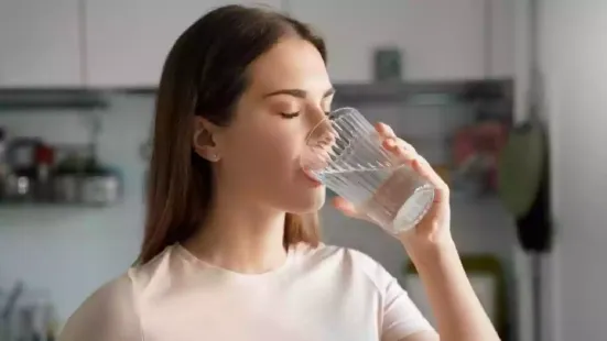 Water is often hailed as the simplest health fix – drink more, feel better. From glowing skin to better digestion, hydration advice is everywhere