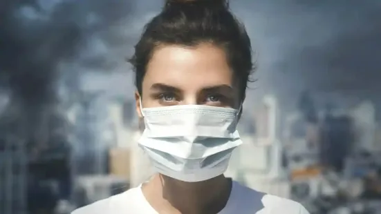 Pollution has quietly become one of the strongest external stressors on the skin and scalp. In cities, the mix of dust, smoke, and humidity forms a layer on