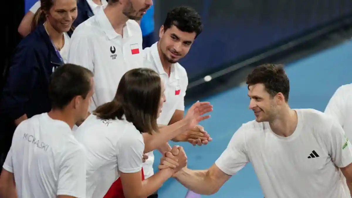 Hubert Hurkacz Beats Stan Wawrinka On Return From Injury