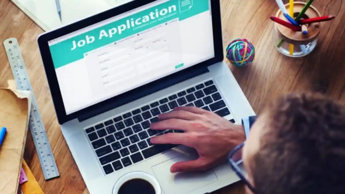 The Institute of Banking Personnel Selection (IBPS) has announced the tentative examination schedule for the Common Recruitment Process (CRP) for Public Sector