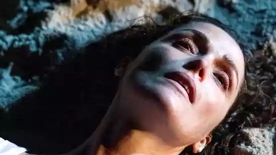 Nothing can prepare you for the unruly force and energy that actor Rose Byrne brings to If I Had Legs I'd Kick You, a film that aims to shake the viewer and