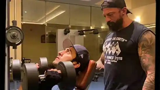 If you've been putting in hours at the gym and sticking to your diet but the scale just won't budge, you're not alone. Celebrity fitness trainer Shivohaam Bhatt, who has worked with stars like Ranbir Kapoor, shares in his September 27 YouTube video 5 key reasons why many people get stuck in their weight loss journey, and offers practical tips to break through those plateaus and finally see results.<strong> (Also read: </strong><strong>Fitness coach shares what happens to your body when you drink sparkling water for 7 days: Results might surprise you</strong><strong> )</strong>