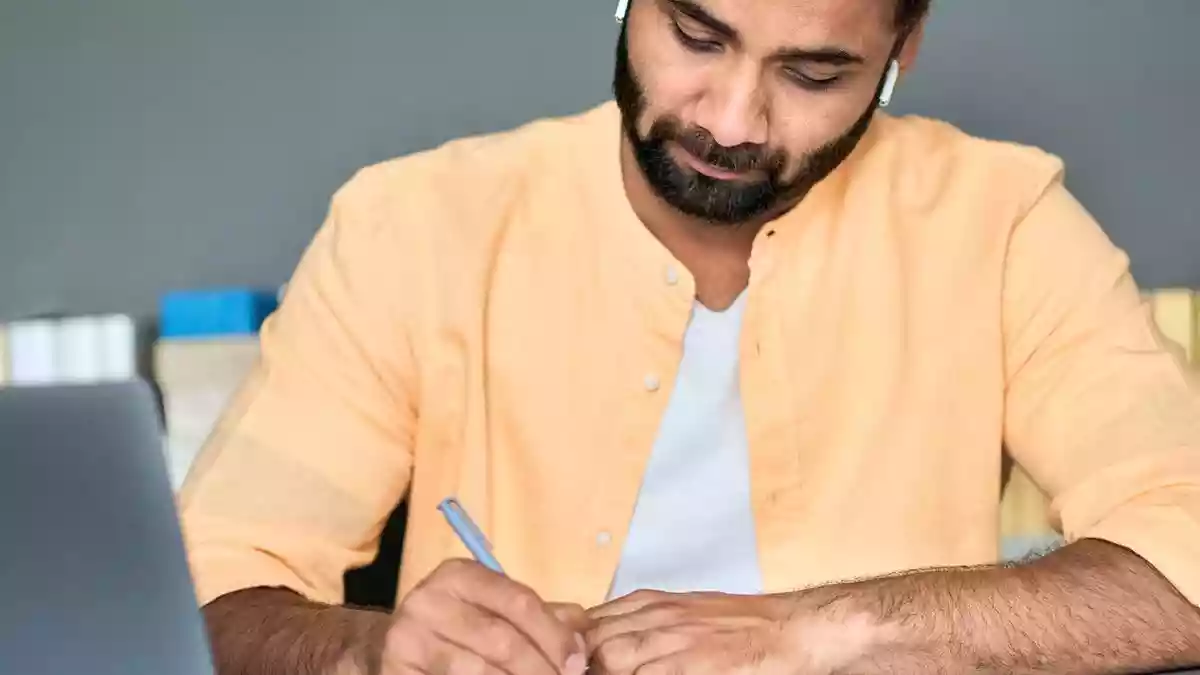 IIM Mumbai, in collaboration with Jaro Education, has introduced the Blended Post Graduate Programme in Management (MBA–BPGP)