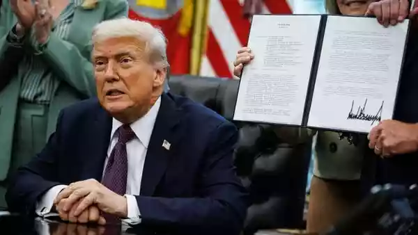 Illinois and Chicago filed a lawsuit Monday aiming to stop US President Donald Trump's administration from sending hundreds of National Guard troops to the city, Reuters reported. The lawsuit was filed just as troops prepared to deploy and hours after a federal judge blocked troops from being sent to Portland, Oregon. It set off a fresh legal battle over the president's authority to use soldiers to respond to protests over his immigration crackdown.Illinois and Chicago filed a lawsuit Monday aiming to stop US President Donald Trump's administration from sending hundreds of National Guard troops to the city, Reuters reported.The lawsuit was filed just as troops prepared to deploy and hours after a federal judge blocked troops from being sent to Portland, Oregon. It set off a fresh legal battle over the president's authority to use soldiers to respond to protests over his immigration crackdown.The suit escalates a growing clash between Democratic-led states and President Donald Trump over the use of National Guard troops in cities he describes as crime-ridden.