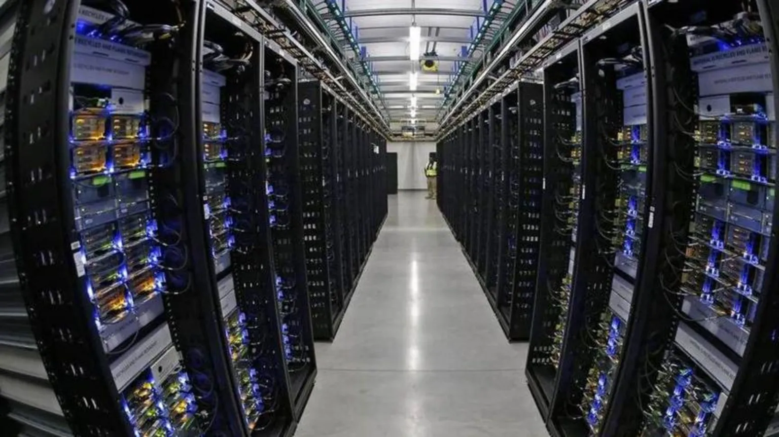Imagine if US President Donald Trump could flip a switch and turn off Europe's internet. It may sound far-fetched, crazy even. But it's a scenario that has been seriously discussed in tech industry and policy circles in recent months, as tensions with Washington have escalated, and concerns about the EU's reliance on American technology have come to the fore.