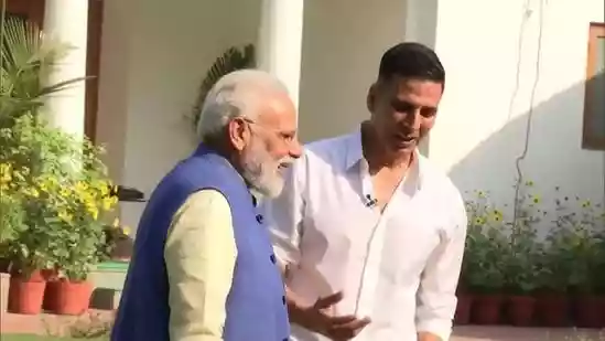 In 2019, Akshay Kumar made headlines when he interviewed Prime Minister Narendra Modi and asked him if he eats mangoes – a moment that not only triggered trolling but also set off a meme fest on social media. Now, the actor has revisited that viral stir by posing a similar question to Maharashtra Chief Minister Devendra Fadnavis, this time about oranges.In 2019, Akshay Kumar made headlines when he interviewed Prime Minister Narendra Modi and asked him if he eats mangoes – a moment that not only triggered trolling but also set off a meme fest on social media. Now, the actor has revisited that viral stir by posing a similar question to Maharashtra Chief Minister Devendra Fadnavis, this time about oranges.On Tuesday, Akshay took the stage of FICCI FRAMES 2025 event in Mumbai to interview Devendra Fadnavis.Akshay said, “It is a lovely day… 25 years of FICCI… Humare saath humare chief minister sahab hain. Aaj mujhe mauka mila hai… yeh zindagi mein mera second time hai jo main kissi ka interview le raha hai hun… Pheli baar mujhe mauka mila tha Pradhan Mantri ji ka interview lene ka. Aur ab humare chief minister sahab ka interview lene ka mauka mila hai (We have our Chief Minister with us today. This is the second time in my life that I'm taking someone's interview... First, I got a chance to interview the Prime Minister and now I've got the chance to interview our chief minister).